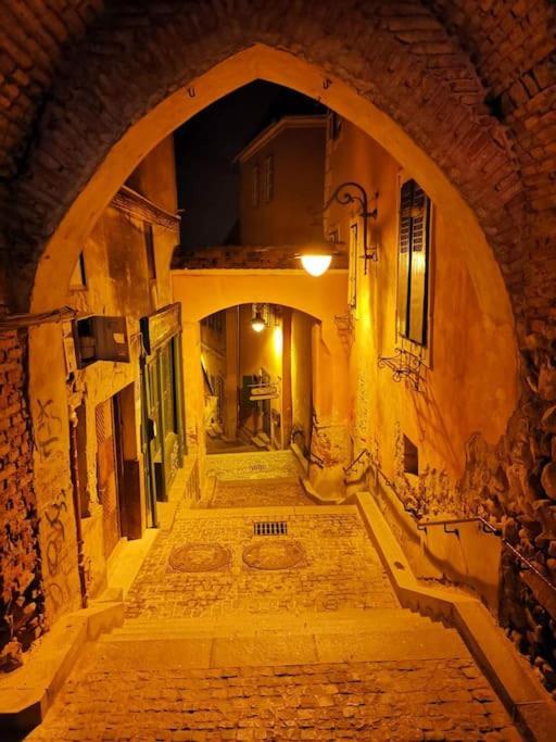 Charming Studio Ideal For Getaways Or Workations In Sibiu'S Medieval City Center Екстериор снимка